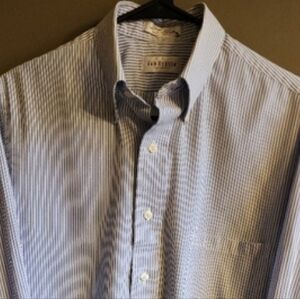 Van Heusen Men's Dress Shirt Blue and White Striped Buttom-down Size Large